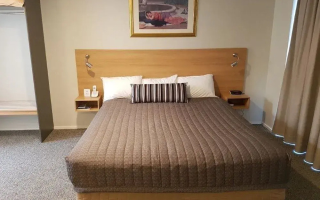 Posthouse MotorLodge