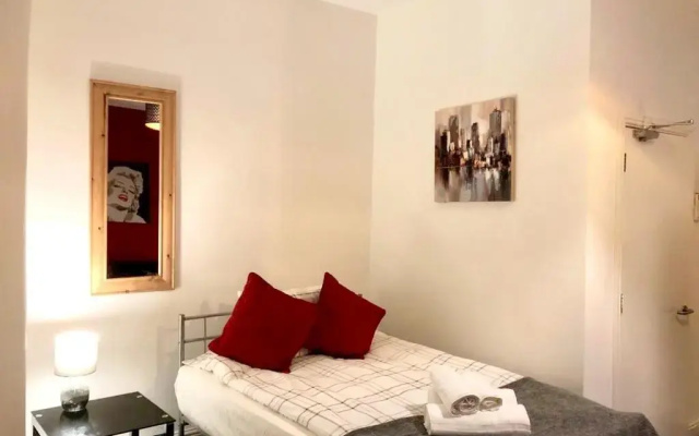 BELMONT Apartments