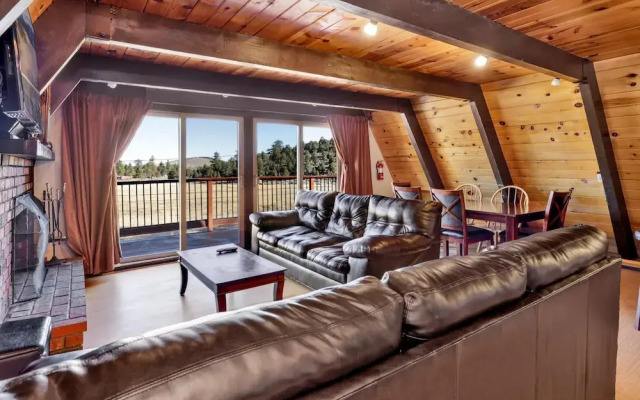 1632 - Meadow View Chalet by RedAwning