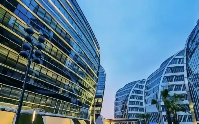 China/Shanghai/Shanghai/Qingpu District/LM Hongqiao World Center B Building
