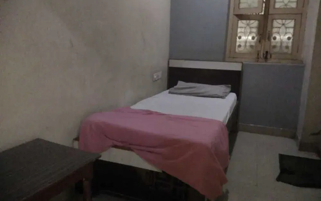 iROOMZ Pranathi Comforts