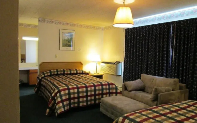 Town Chalet Motel