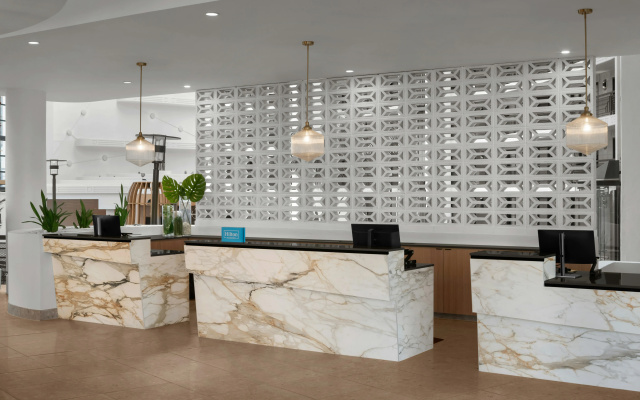 Embassy Suites by Hilton Phoenix Biltmore