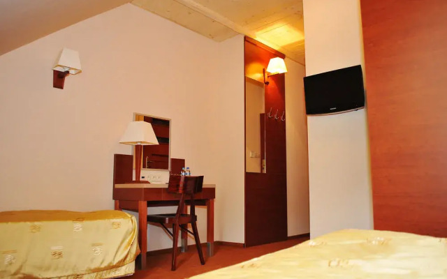 Hotel 365