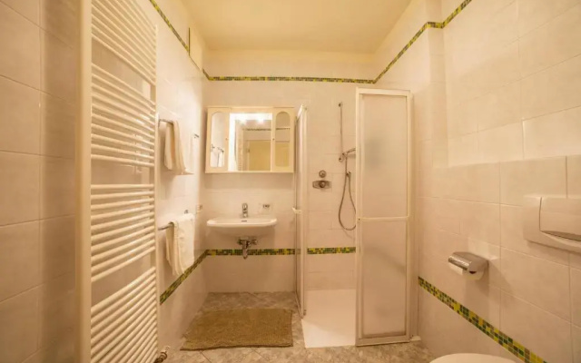 Wanda Apartment 2