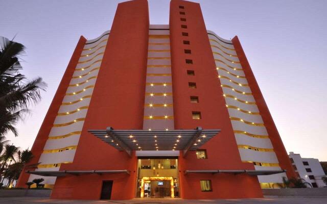 Отель Sunset Plaza Beach Resort & Spa вид на фасад