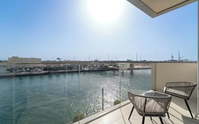 2BR M Room CF7 B Partial Canal View