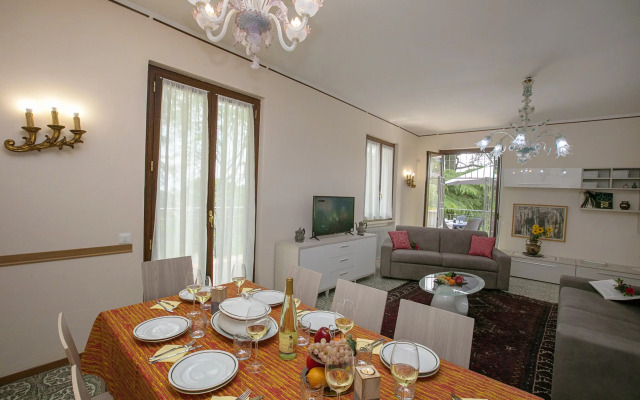 Villa Alberti 900m from Garda lake