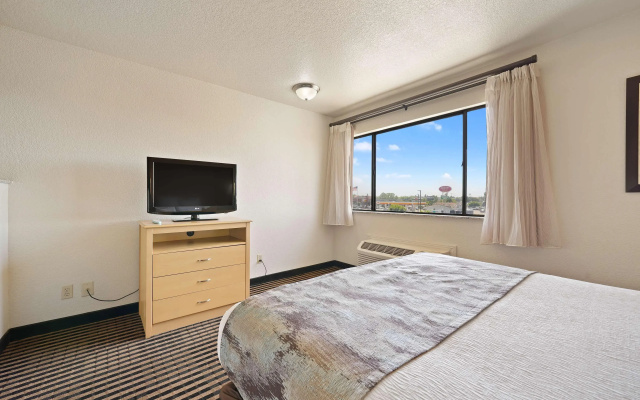 Best Western Plus Executive Inn & Suites
