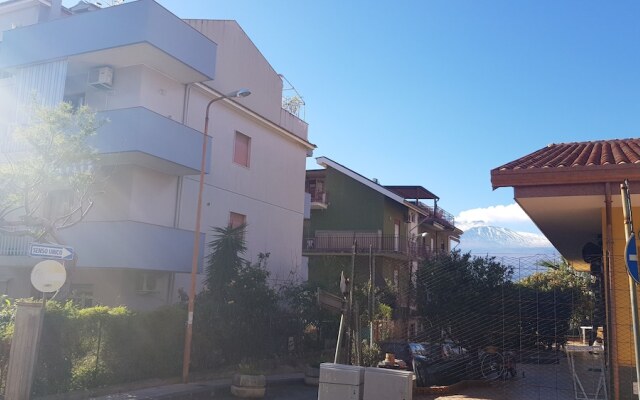 Отель B&B Mimosa Джардини Наксос вид на фасад
