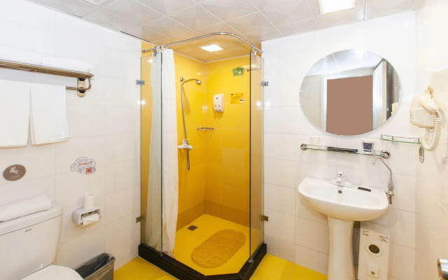 Home Inn (Guangzhou Jiefang Middle Road Gongyuanqian Metro Station)
