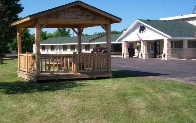 Black Bear Motel