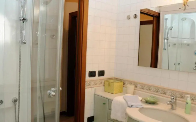 Bs-i633-viem71a1 - Arcimboldo House 2 2