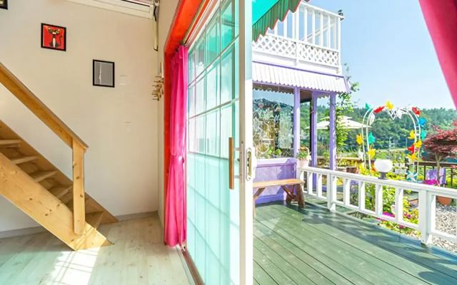Goseong Sunshine Fullhouse Pension