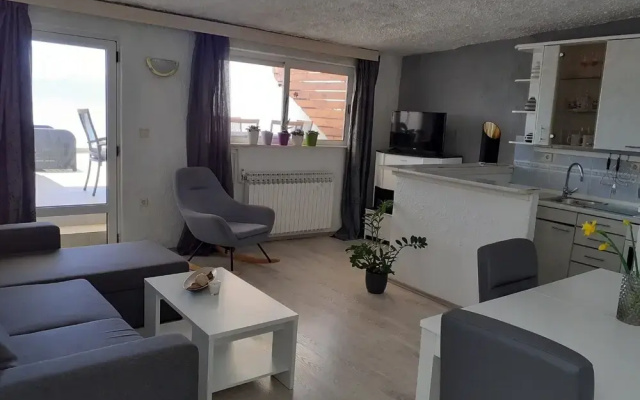 Jure - Terrace With Amazing sea View - A1 Leona