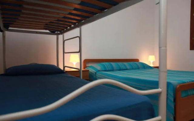 Welcoming Flat 50m From the Beach