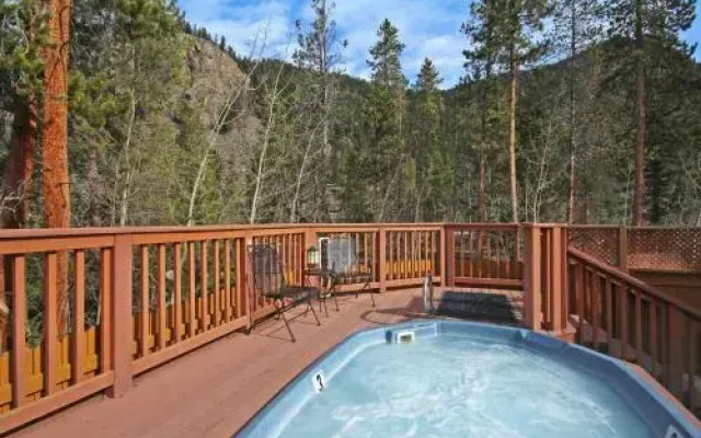 8757 Trappers Crossing Condo