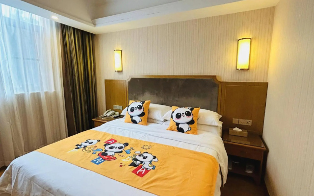 Vienna Hotel (Kaifeng House Store)