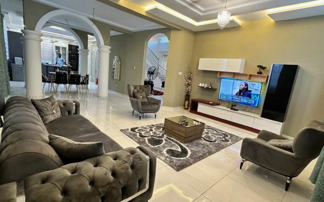 Nanani Luxury Villa - Kumasi