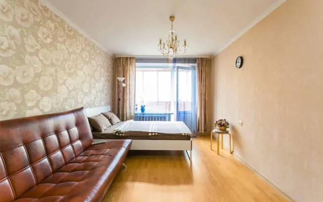 Apartment on Sedova 7-2