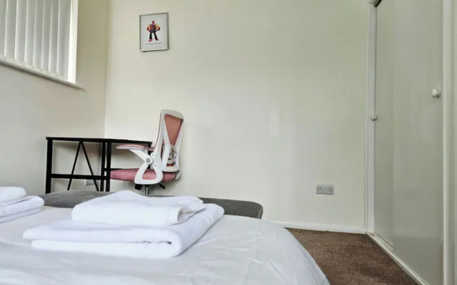 Willow Retreat - House in Burbage- Sleeps2- Garden