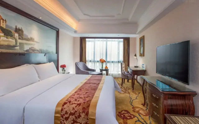 Vienna International Hotel (Huidong Honghai Bay)