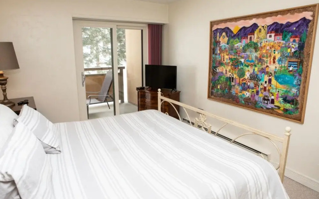 103 Fallridge Miniums 3 Bedroom Condo by RedAwning