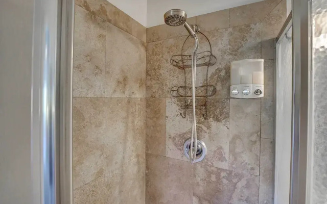 Charming Kailua-kona Apartment Near Hiking & Golf!