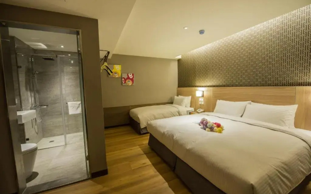 Lucky Apple Hotel