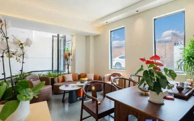 Haicheng Resort Hotel (Dali  Erhai  Station   Store)