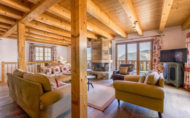 Chalet Coucou - Luxury 10 pax Chalet With Incredible Views Garage