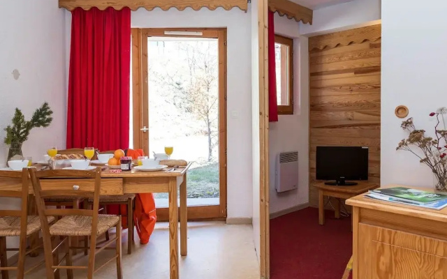 Carefully furnished apartment near the piste and Valmeinier