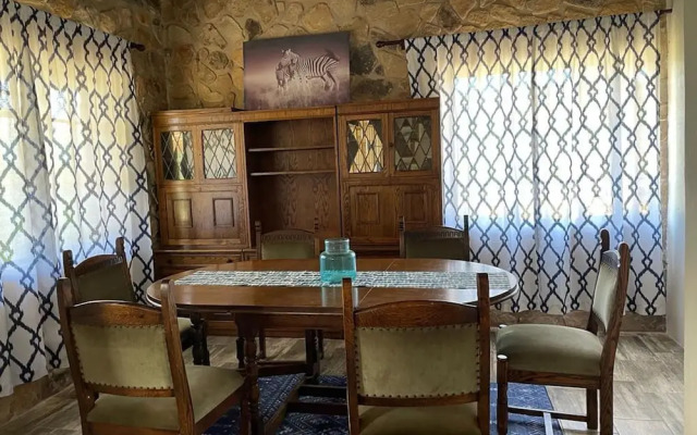 Lovely 3 bed House in Juliasdale - 2273
