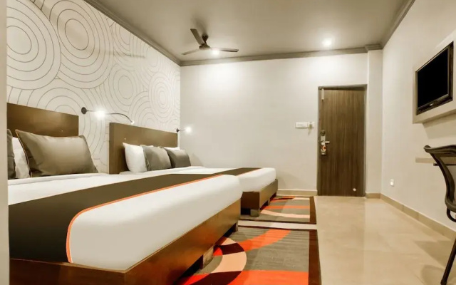 OYO Townhouse 430 Everest Hotel