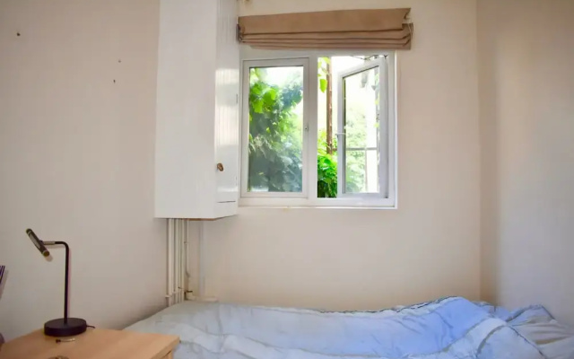 Bright 2 Bedroom Home