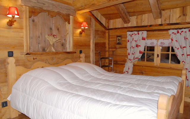 Cosy Chalet in Champagny-en-vanoise Near Ski Area