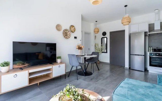 Azoria - Stylish 1-BR Apartment in Kiti