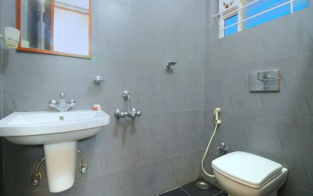 Oyo 15478 Lalana Residency