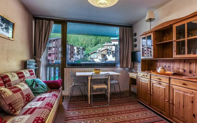 CH125 - Studio bien entretenu. Proximité centre de Val d'Isère.