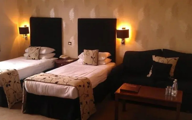 Malin Court Hotel and Restaurant