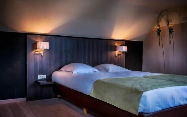 Cleythil Hotel