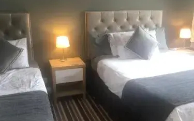 Manor Lodge B&B