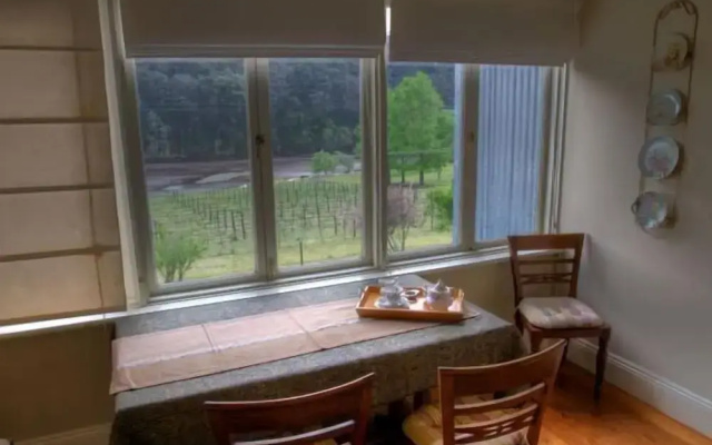 Tizzana Winery Bed & Breakfast