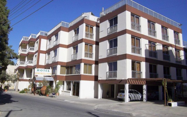 Отель Onisillos Hotel Кипр, Ларнака - отзывы, цены и фото номеров - забронировать отель Onisillos Hotel онлайн вид на фасад