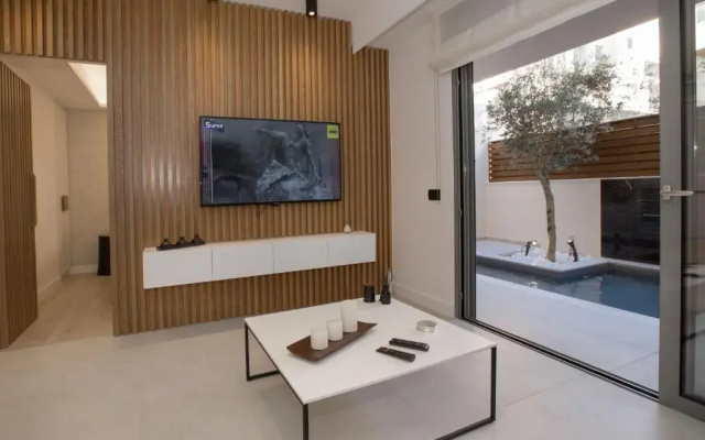 Acropolis Golden Suites by GHH
