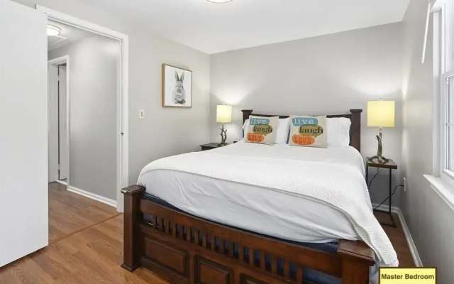 Sterling Townhome - Private & Santized, in a Quiet & Safe Neighborhood. Self Checkin, Pet Friendly! Super-host Support