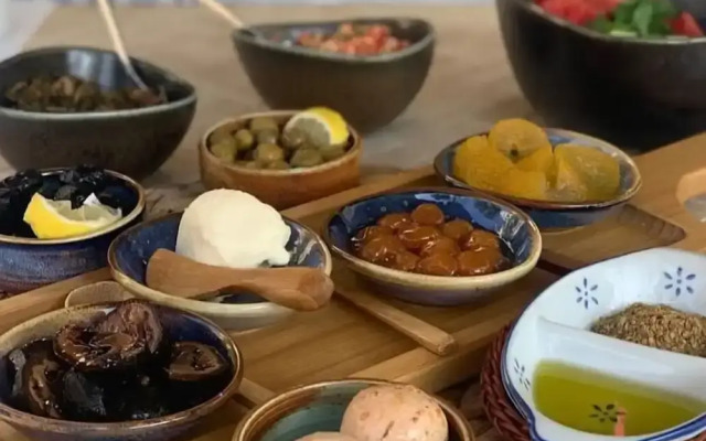 Seki̇z Oda Otel