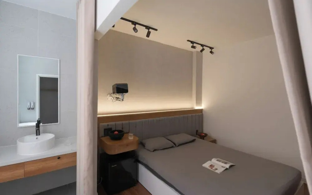 Zeus Living Central Hotel