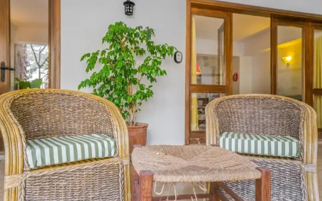 House With Private Pool and Garden 4 min to Beach