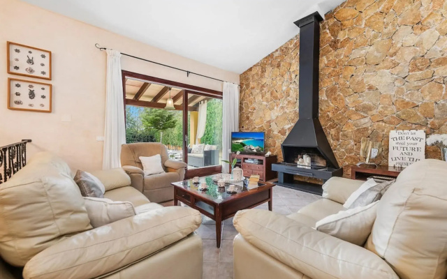 Beautiful Holiday Home In Alcudia With Pool